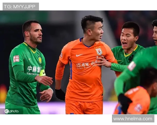 上港与鲁能激战正酣谁能在这场巅峰对决中笑到最后