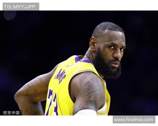 詹姆斯传言转会引发外界纷纷猜测,骑士队未来命运难以预料 詹姆斯传言转会引发外界纷纷猜测,骑士队未来命运难以预料