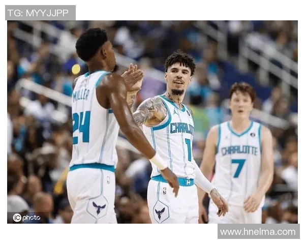 2015年黄蜂与灰熊精彩对决全场回顾与赛况分析